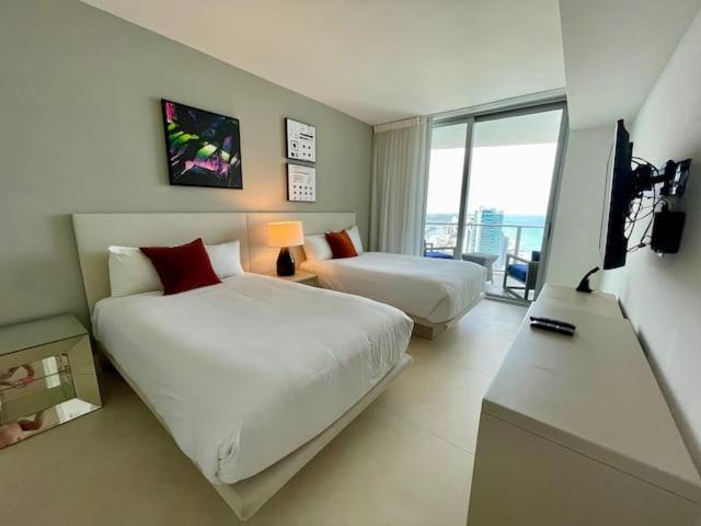 Stay At The Top With Amazing Views By Rent4Us Hollywood Dış mekan fotoğraf